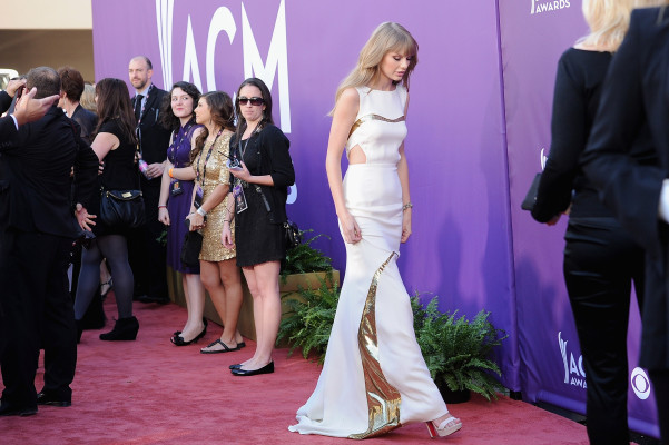 photo 16 in Taylor Swift gallery [id469954] 2012-04-03 00:00:00