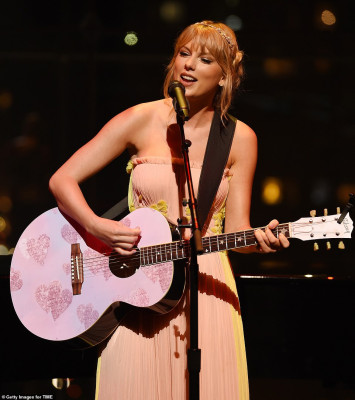 photo 12 in Taylor Swift gallery [id1125251] 2019-04-29 00:00:00