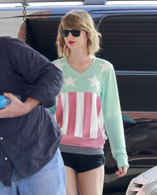 photo 8 in Taylor Swift gallery [id679583] 2014-03-17 00:00:00