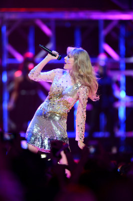 photo 11 in Taylor Swift gallery [id538510] 2012-10-01 00:00:00