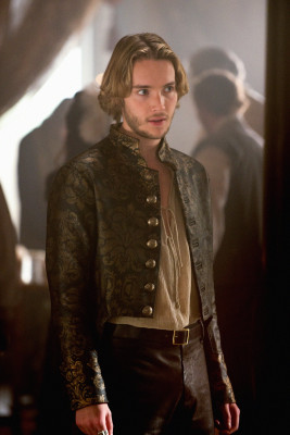 Toby Regbo  pic #707625
