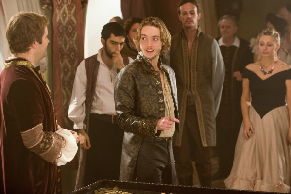 Toby Regbo  pic #707616
