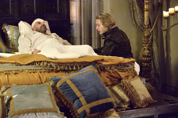 Toby Regbo  pic #706486