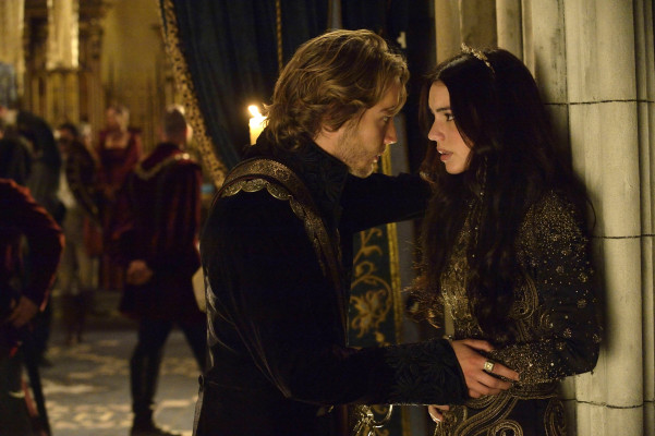 Toby Regbo  pic #711427