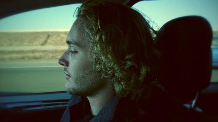 Toby Regbo  pic #706468