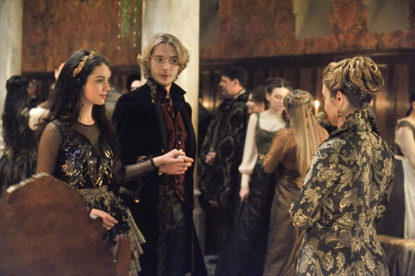 Toby Regbo  pic #706478