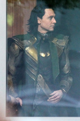 Tom Hiddleston pic #1212395