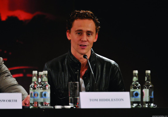Tom Hiddleston pic #381477