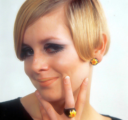 photo 5 in Twiggy gallery [id216813] 2009-12-21 00:00:00