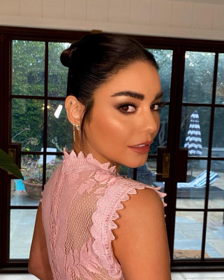 photo 8 in Vanessa Hudgens gallery [id1294028] 2022-01-24 00:00:00