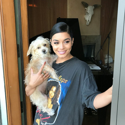 Vanessa Hudgens pic #957375