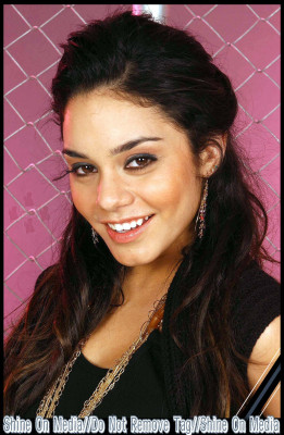 photo 22 in Vanessa Hudgens gallery [id134299] 2009-02-18 00:00:00