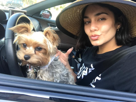 Vanessa Hudgens pic #1044428