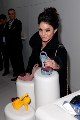 Vanessa Hudgens pic #449660