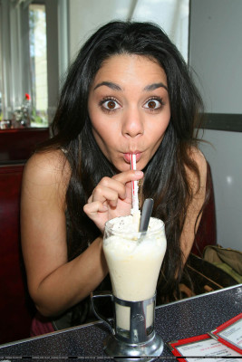 photo 26 in Vanessa Hudgens gallery [id110320] 2008-09-29 00:00:00