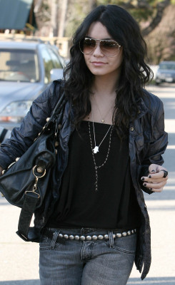 photo 24 in Vanessa Hudgens gallery [id129300] 2009-01-23 00:00:00