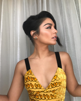 Vanessa Hudgens pic #1083153