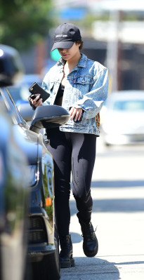 Vanessa Hudgens pic #1067145