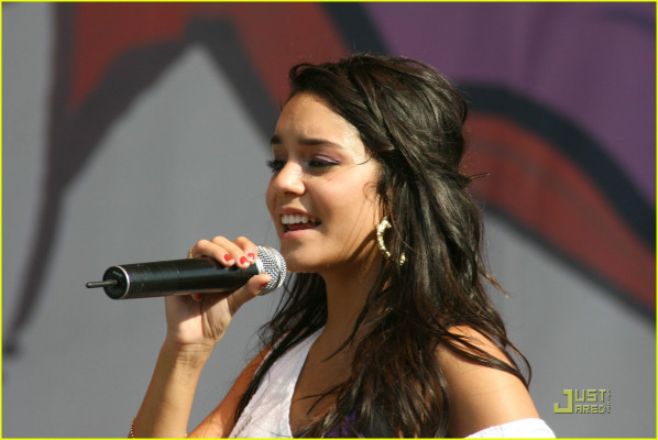Vanessa Hudgens pic #259185