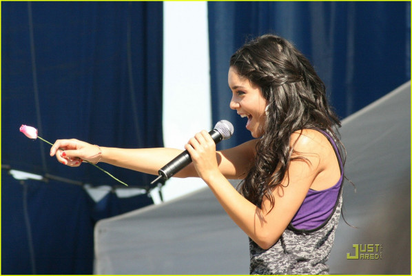 Vanessa Hudgens pic #259184