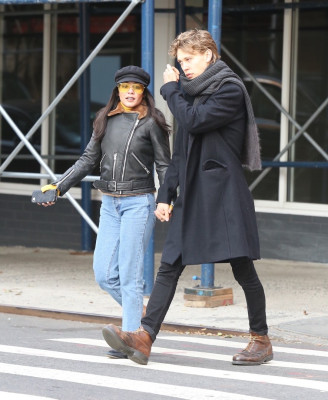 Vanessa Hudgens pic #987271