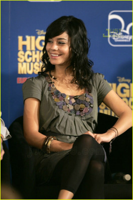 photo 8 in Vanessa Hudgens gallery [id131125] 2009-02-02 00:00:00