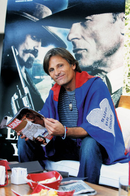 photo 8 in Viggo Mortensen gallery [id190641] 2009-10-16 00:00:00