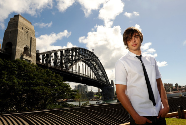 photo 3 in Zac Efron gallery [id581103] 2013-03-08 00:00:00