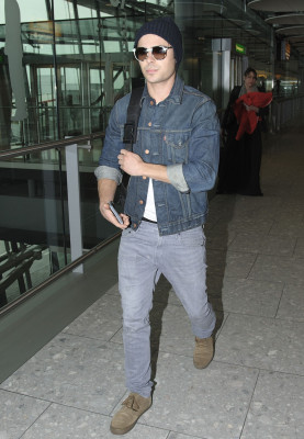 photo 6 in Zac Efron gallery [id630946] 2013-09-10 00:00:00