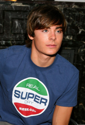 photo 15 in Zac Efron gallery [id557782] 2012-11-30 00:00:00