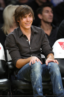 photo 4 in Zac Efron gallery [id134850] 2009-02-20 00:00:00