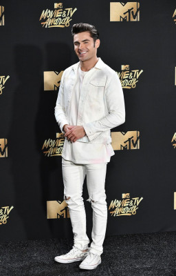 photo 4 in Zac Efron gallery [id933091] 2017-05-15 00:00:00
