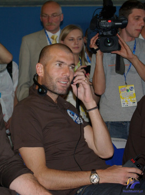 photo 8 in Zinedine Zidane gallery [id172629] 2009-07-17 00:00:00