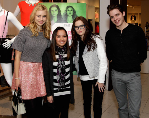 Zoey Deutch pic #666643