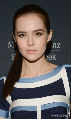Zoey Deutch pic #677540