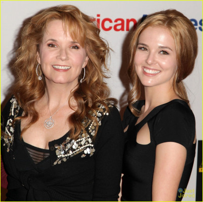 Zoey Deutch pic #666641