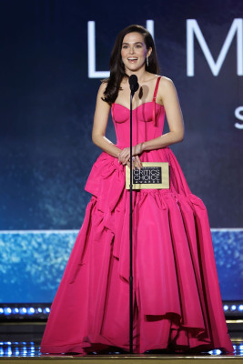 Zoey Deutch pic #1300280