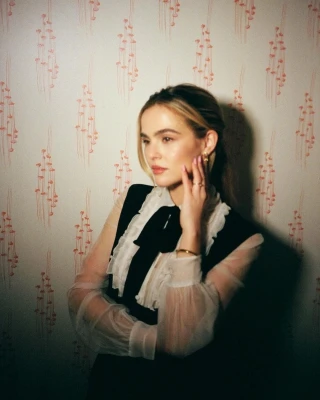 Zoey Deutch pic #1321040