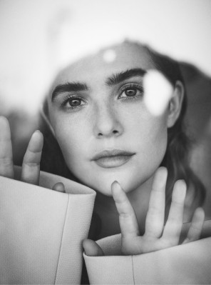 Zoey Deutch pic #1021055