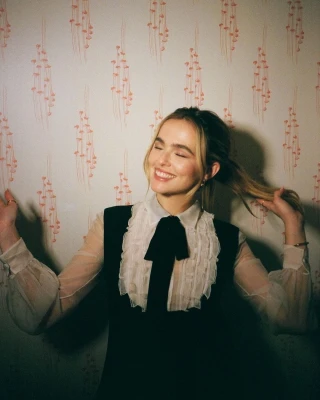 Zoey Deutch pic #1321041