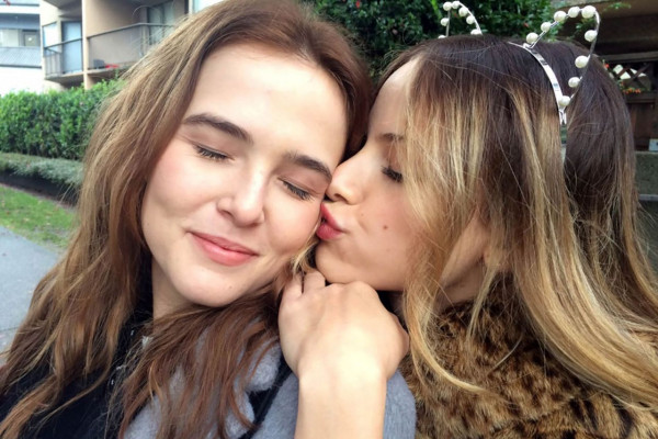 Zoey Deutch pic #918629