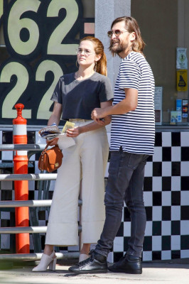 Zoey Deutch pic #1041584