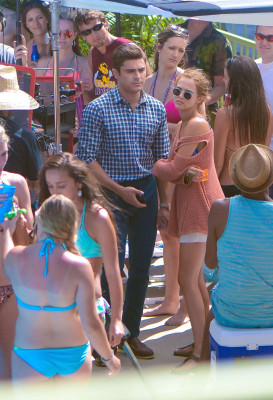 Zoey Deutch pic #779673