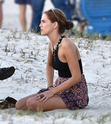 Zoey Deutch pic #775950