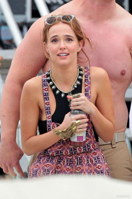 Zoey Deutch pic #775956