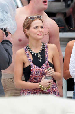 Zoey Deutch pic #775958