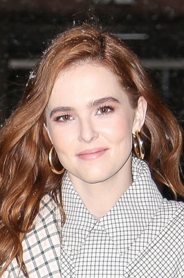 Zoey Deutch pic #1023093