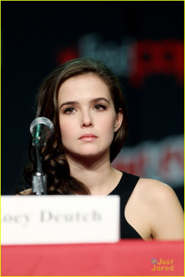 Zoey Deutch pic #666651