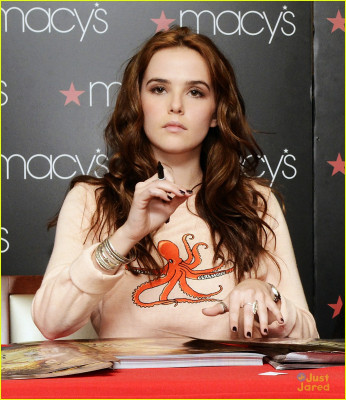 Zoey Deutch pic #666657
