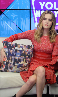 Zoey Deutch pic #910435